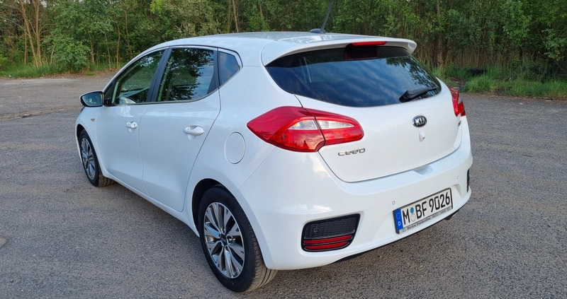 Kia Ceed cena 43500 przebieg: 183000, rok produkcji 2016 z Zawiercie małe 562